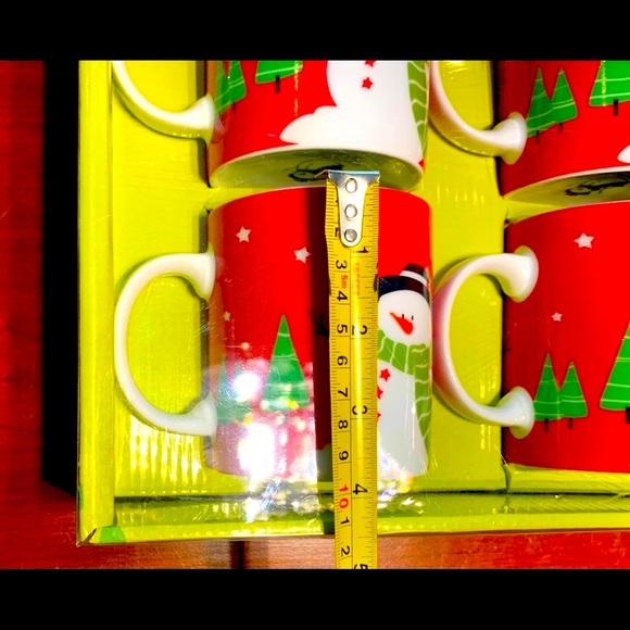 Red and white porcelain Plates & Mugs 8 Pc Set Snowman Pattern 4 mugs 4 plates - Picture 4 of 5